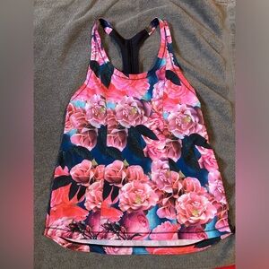Lululemon secret garden tank . Size 4